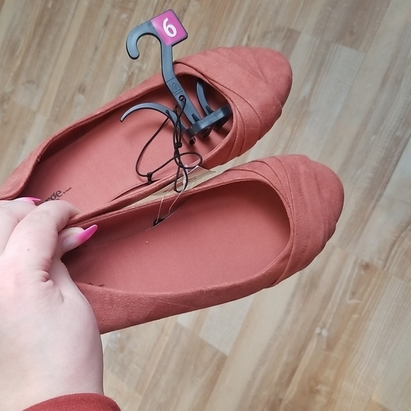 2/$18 WOMEN'S Flats Ballerina Shoes NWT - Picture 5 of 6